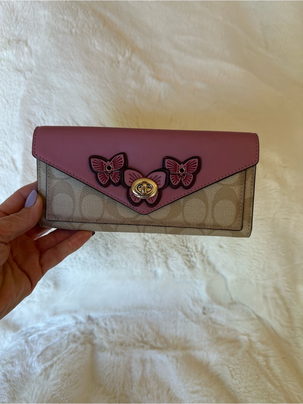 🌸AUTHENTIC COACH TURN LOCK BUTTERFLY WALLET🌸